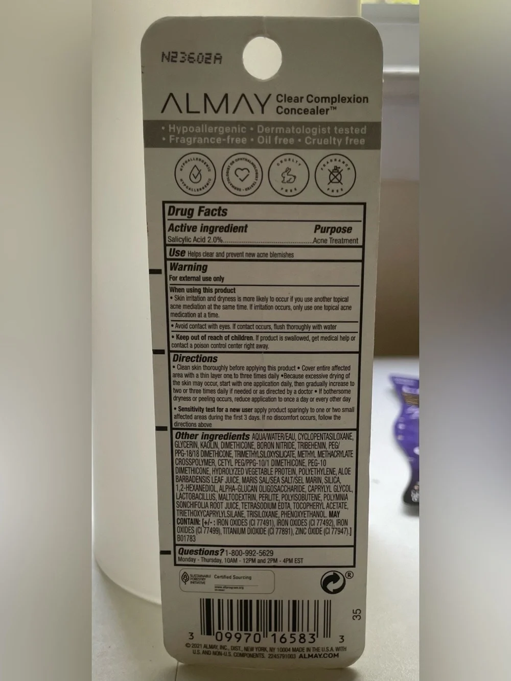 NEW Almay Clear Complexion Concealer 200 Light Medium Salicylic Acid